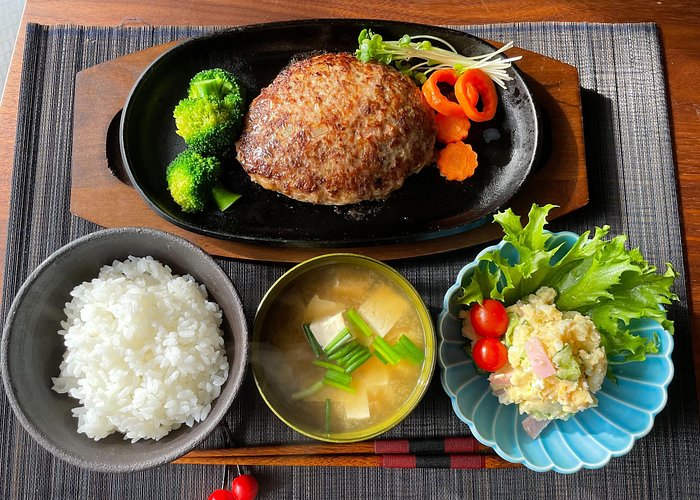 Japanese Cooking Experience (Hamburger Steak Course)