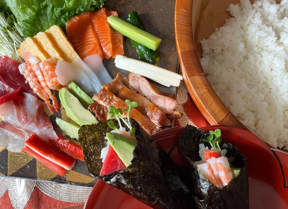 Japanese Cooking Experience (Temaki Sushi Course)